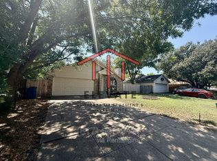 1656 Independence Rd, Blue Mound, TX 76131