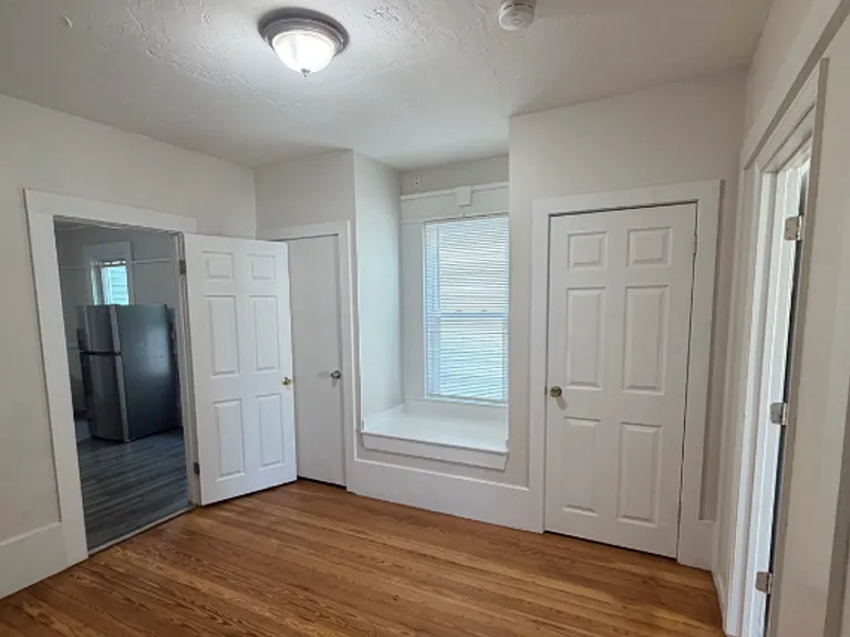 28 Tallman St — Photo 12