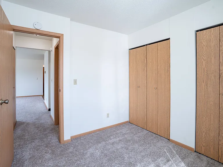 West Fargo, ND Saddlebrook Apartments | 21B | Bedroom