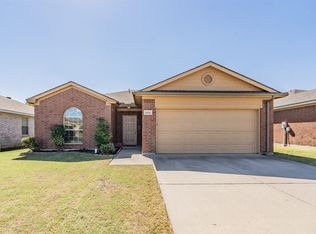1036 McKavett Dr, Fort Worth, TX 76140