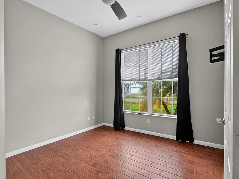 4059 SW Kamsler St — Photo 25
