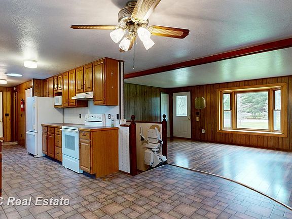 2nd image of 4490 O'Brien Rd