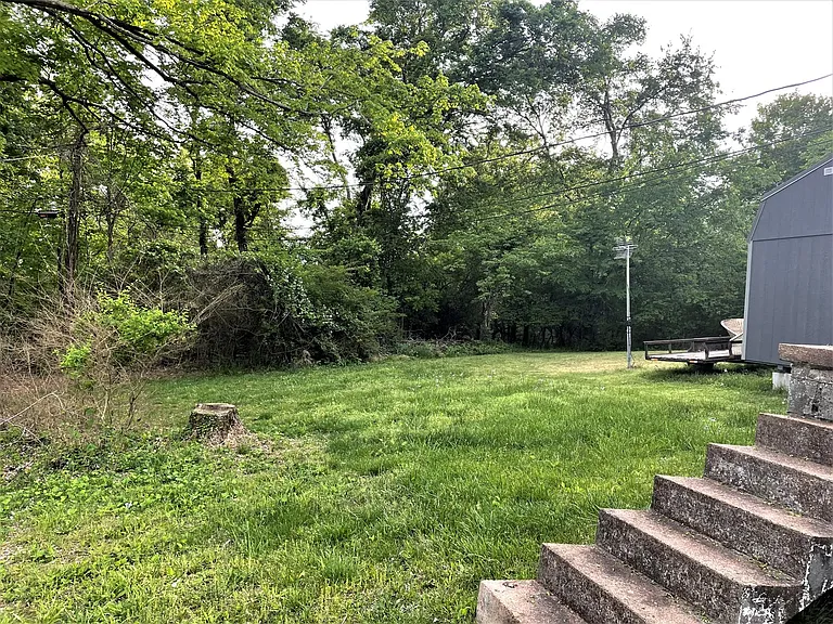 203 Sunset St — Photo 13