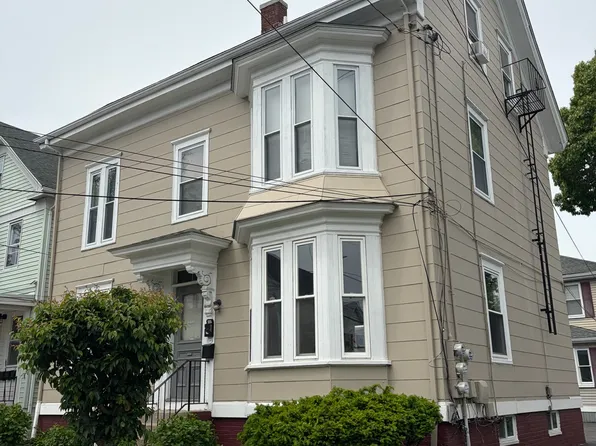 68 Walnut St Floor 3, East Providence, RI 02914