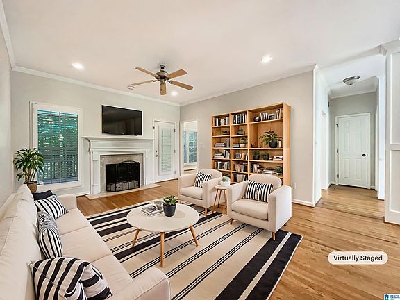 2nd image of 6869 Lexington Oaks Dr