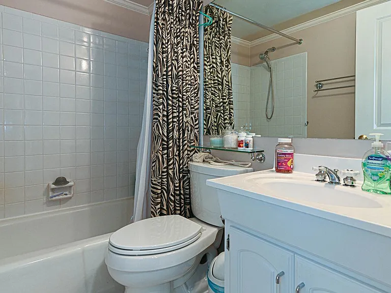 7377 Montcalm Dr — Photo 30