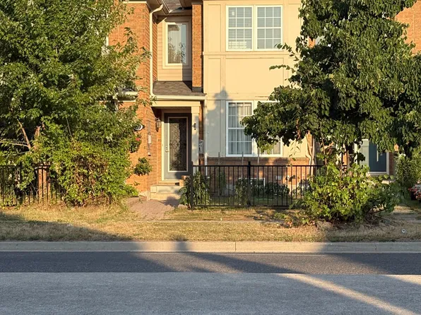 99 Staines Rd, Toronto, ON M1X 2E5