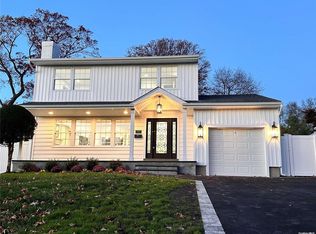 39 Rensselaer Dr, Commack, NY 11725