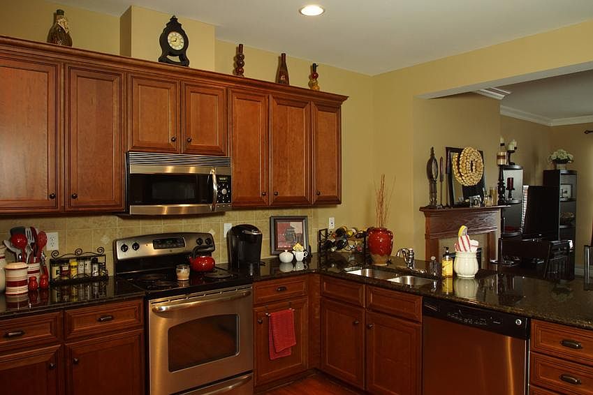 1st image of 155 Windermere Ave #Ry4hjs3re