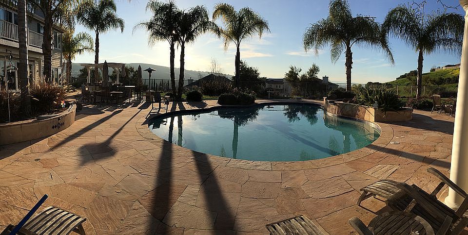 Lark Hills 2016