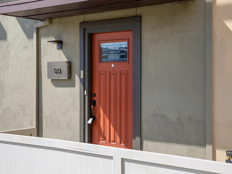 1213 Admiralty Ln — Photo 1