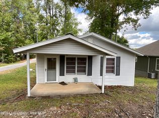 157 Beach Dr, Eclectic, AL 36024
