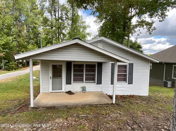 157 Beach Dr, Eclectic, AL 36024