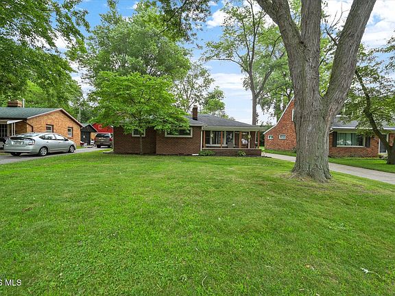 3rd image of 5632 Elliott Dr