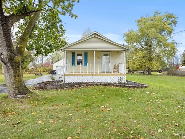 457 Aurora St, Lancaster, NY 14086