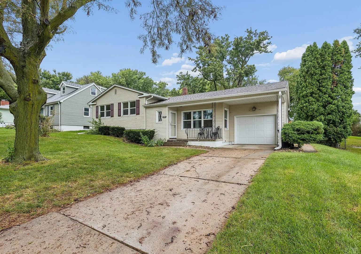 Completely Remodeled 3-Bedroom Home with Attached Garage in Maple Village! — Photo 2
