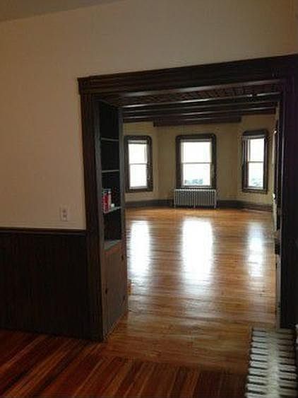 2nd image of 137 Pearce St #2