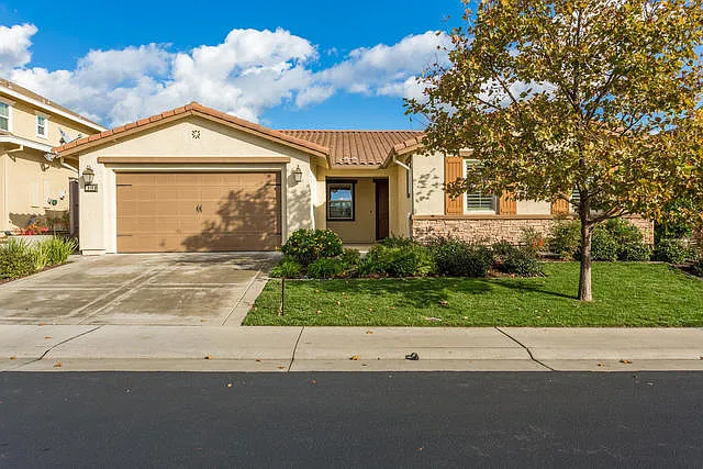 814 Spur Ct photo 1