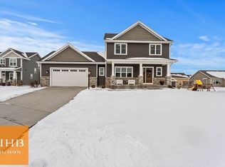 924 Skylark Ln, Deforest, WI 53532