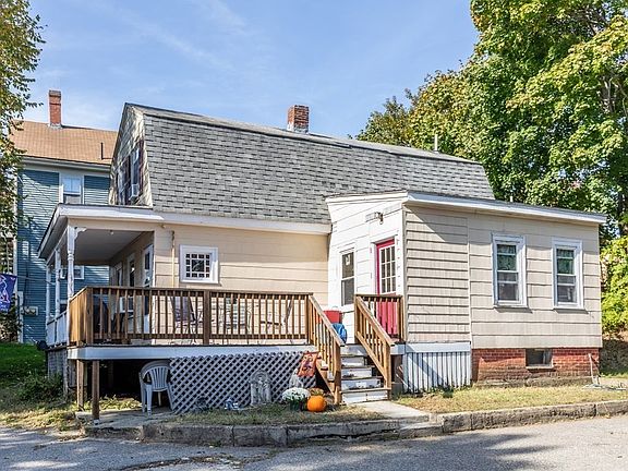 3rd image of 8R Davis St
