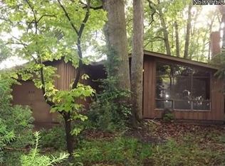 636 Oakmoor Rd, Bay Village, OH 44140