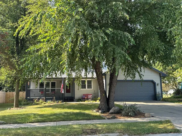 722 W Mills St, Winterset, IA 50273