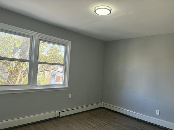 204 Elizabeth Ave #205
