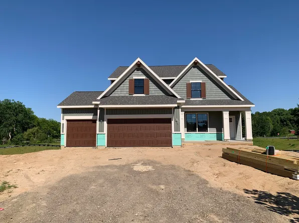 7900 Woodhurst Dr NE, Rockford, MI 49341