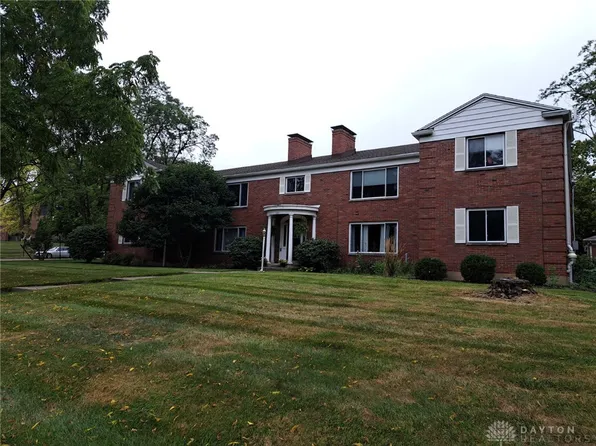 1121 Far Hills, Oakwood, OH 45419
