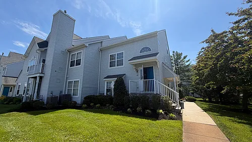 1010 Squirrel Rd Photo 1