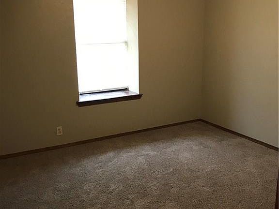 3rd image of 2616 Greenfield Dr