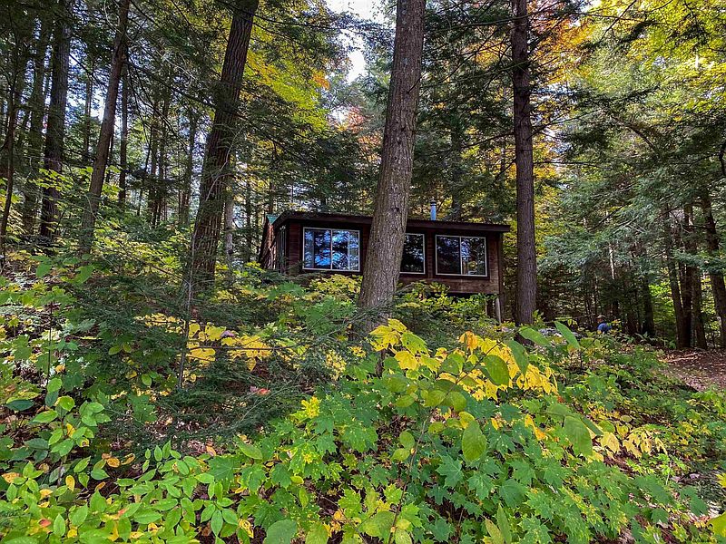 2nd image of 5142 LINCOLN POND Road