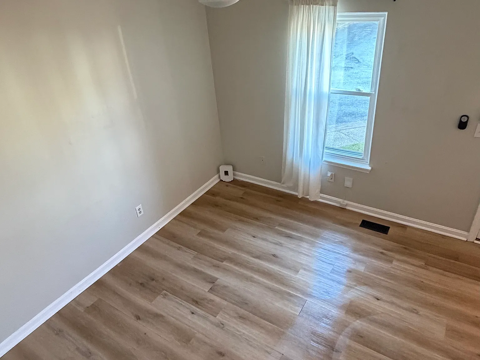 2 bed, 840 sqft, $2,200 — Photo 3