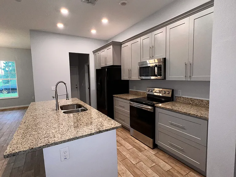 567 Viceroy Ct — Photo 6