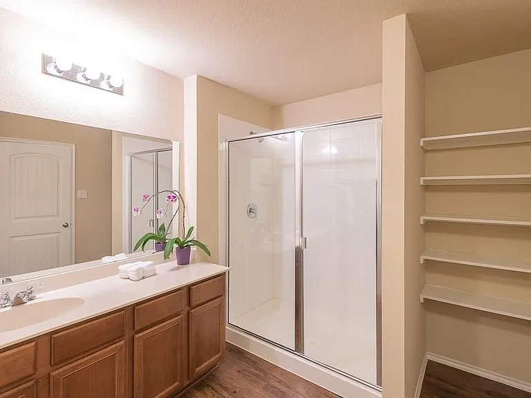 2126 Shady Glen Trl — Photo 13
