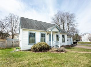 9 Dover St, South Burlington, VT 05403