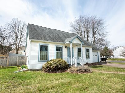 9 Dover Street, South Burlington, VT, 05403