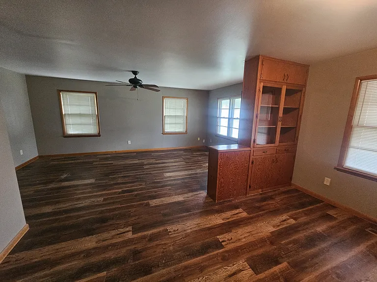 4506 N Grove Ave — Photo 5