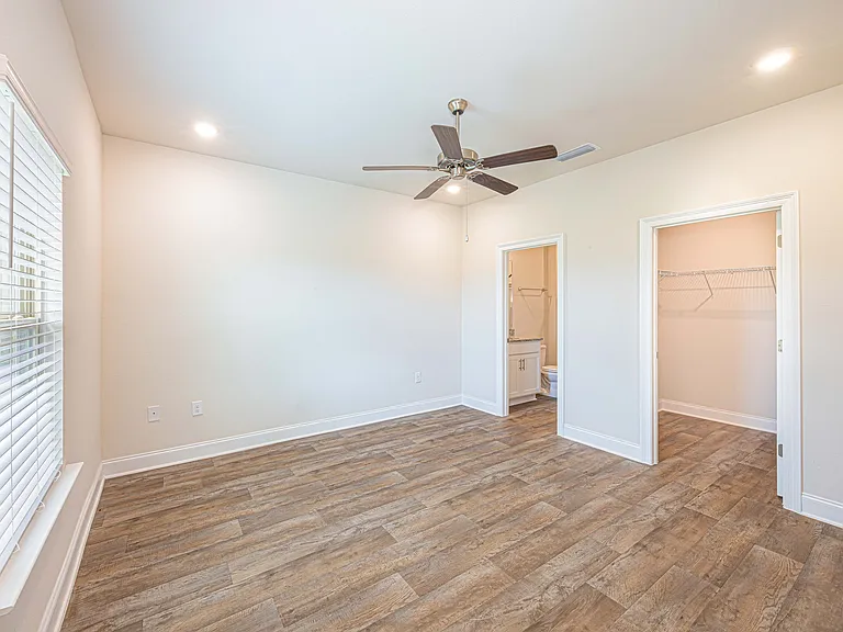 32667 Revere Dr — Photo 17