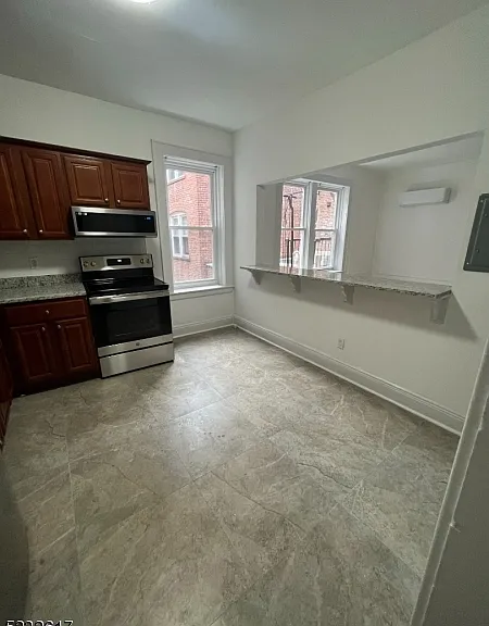 412-416 Bloomfield Ave #22 — Photo 6