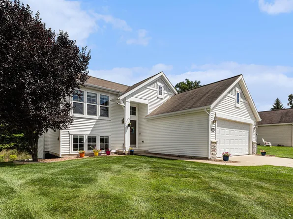 8448 Tucker Ct, Jenison, MI 49428
