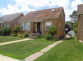 8836 S Sacramento Ave, Evergreen Park, IL 60805