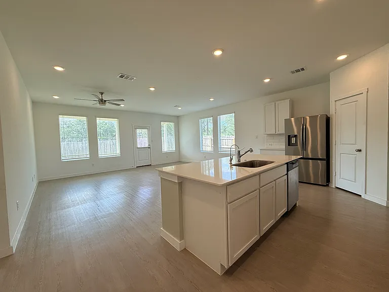 31979 Rustle Pkwy — Photo 4