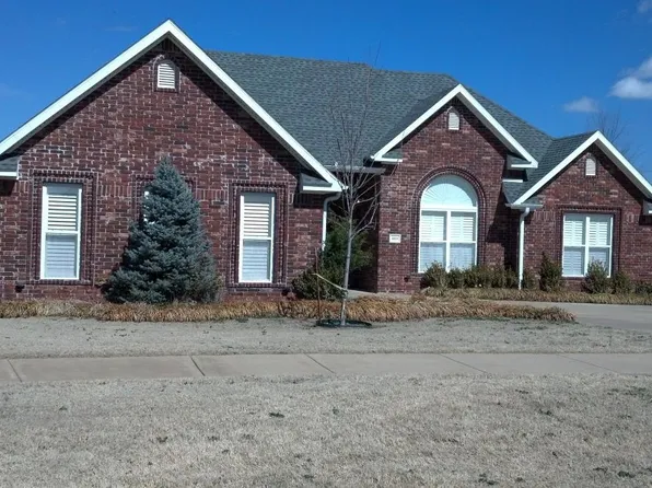 3900 W Morning Mist Dr, Fayetteville, AR 72704