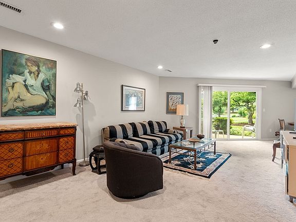 3rd image of 55 Brian Dr APT D