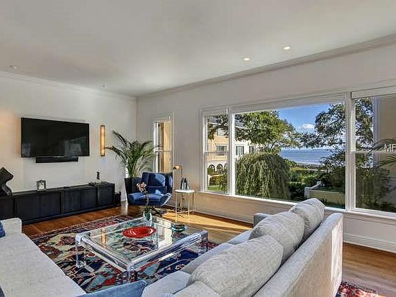 5th image of 6212 Bayshore Blvd APT D