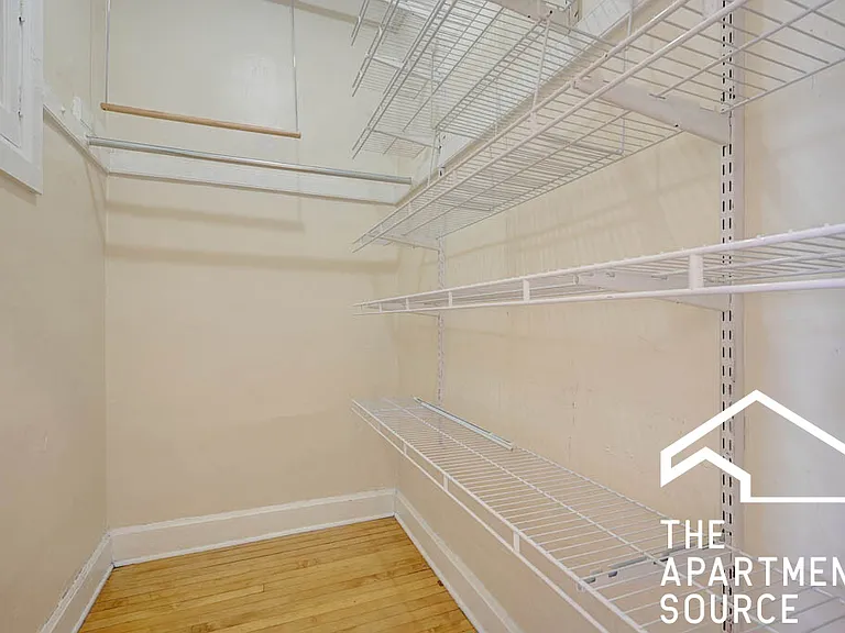 2241 W 21st St #2 — Photo 11