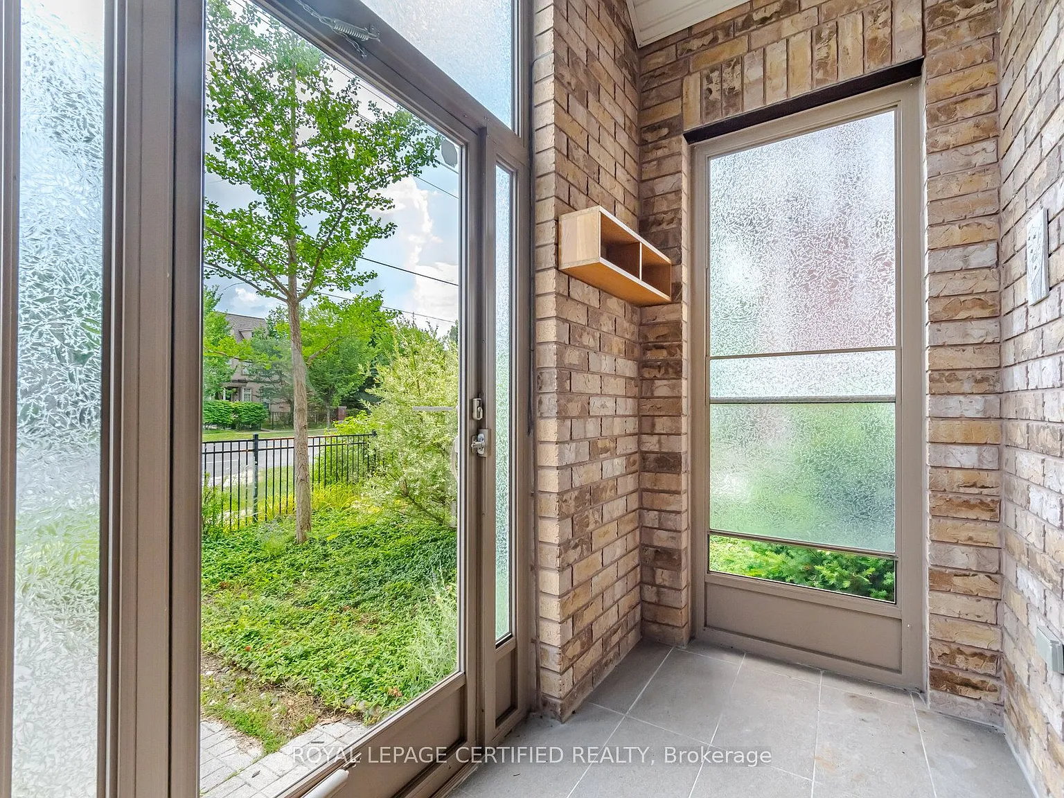 4 bed, $3,600 — Photo 2