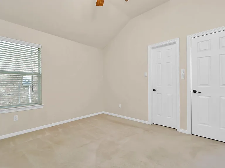 16510 Bluff Springs Dr — Photo 35