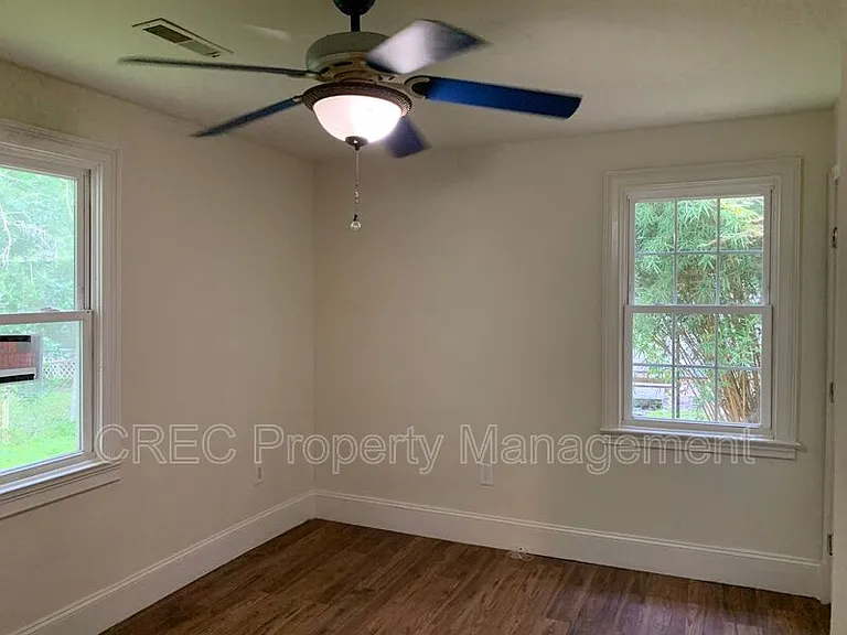 711 Locust St — Photo 12
